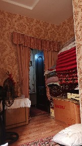 Qorasu 6 avayhon kochasida 3 qavatli 1 chi qavatidan uy sotilad