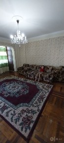 Talaba qizlarga 2xona 500ye.Qoraqamich2/4.Karzinka oldida.Beruni yaqin