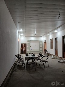 Uy Uchaska hovli