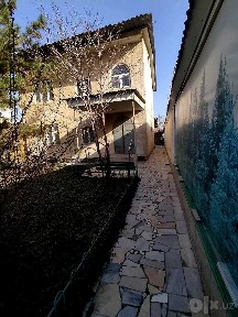 3-х этажный дом 180 кв. 5 комнат, бассейн, 7,5 сотки, Бинокор махалля