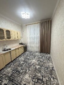 1 хонали 1 каватда жойлашган квартира сотилади. 5 каватли янги гиштли
