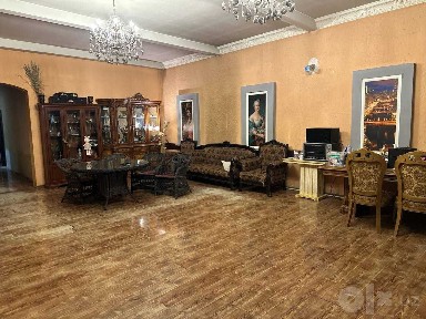 Здание в продаже