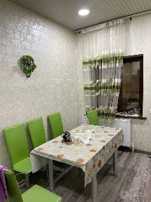 Ляйляк Махала, Янгиюльский р, н. 3,5сот 3ком 2сан узла финская сауна.