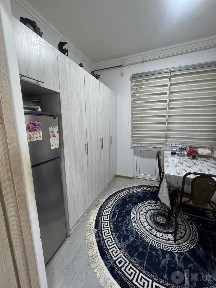 Qorasuvda 75m² kvartira sotiladi