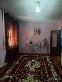 сотилади 2 хона 3 этаж гиштли уй
