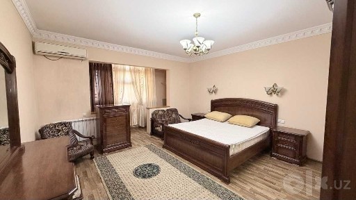 Две 3х комнатные в центре, Айбек, Космонавтов (xs)