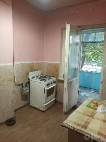 Срочно сдаётся 2 х ком квартира в Чирчике 9 мкн 1 этаж около 0.2