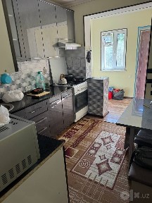 3 хонали Уй сотилади 1 Чи этаж. Жихозлари билан. Хамма шароитга эга!