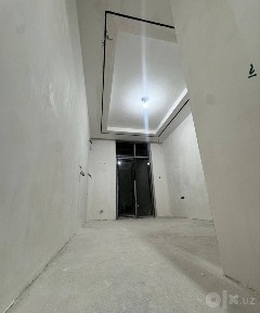 Oq Saroy 70 м2 3 комнаты коробка 2этаж Паркентский Ок сарой