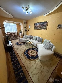 Продаётся 3 х комнатная квартира в отличной локации