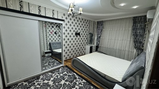 Сдам в аренду квартиру с депозитом 25 квартл 3 комнотная 1 этаж