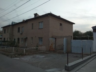 Tayyor uy 2 etaj 8 sotix 8 xona