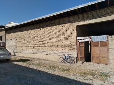 Yarim tayor uy sotiladi